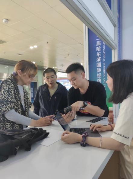 青春風(fēng)采，專業(yè)賦能——外國(guó)語(yǔ)學(xué)院學(xué)子助力第三十二屆哈爾濱國(guó)際經(jīng)濟(jì)貿(mào)易洽談會(huì)